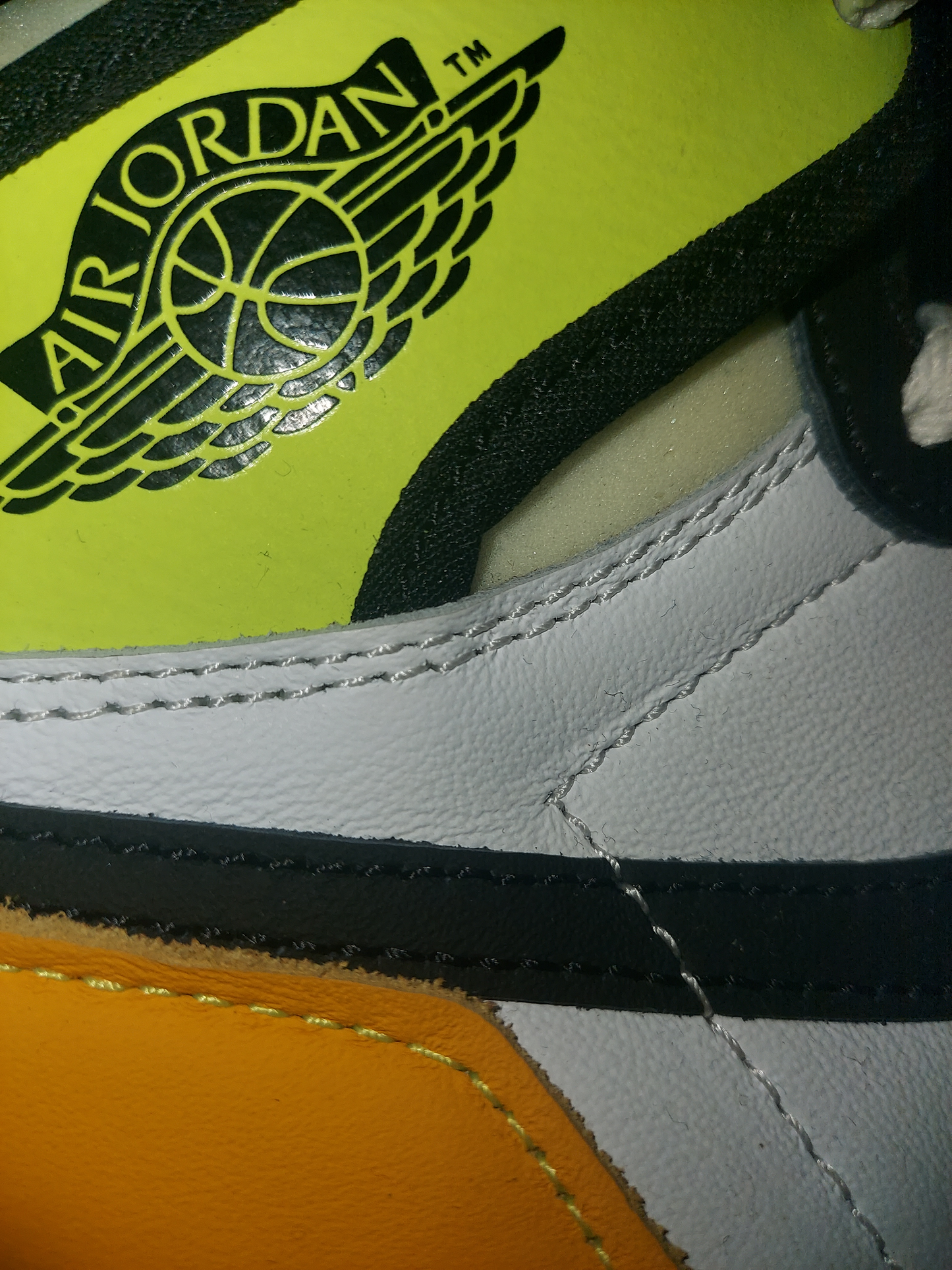 Air Jordan 1 Retro High OG University Gold Size 7
